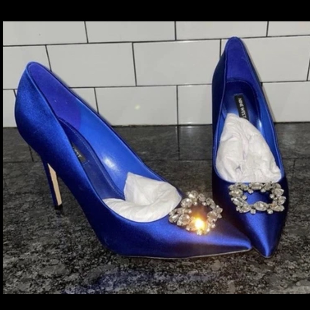 Nine West pointy toe Blue Satin sexy pumps heels with crystal applicae Size 9M